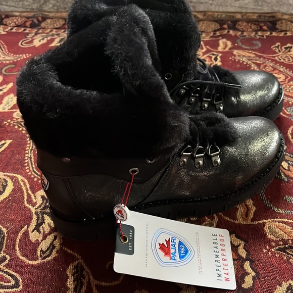 NWT PAJAR Women 7 Waterproof Leather boots. Silver/black.